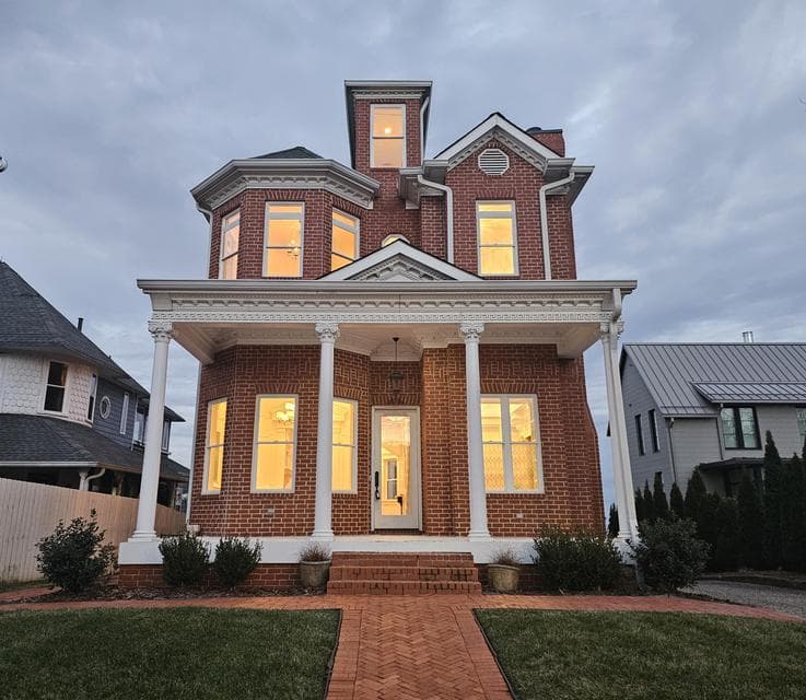 Photo of 1115 E Brow Road