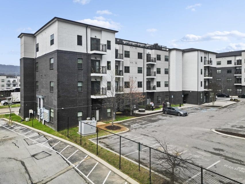 Additional photo 2 of 804 Riverfront Parkway, 302