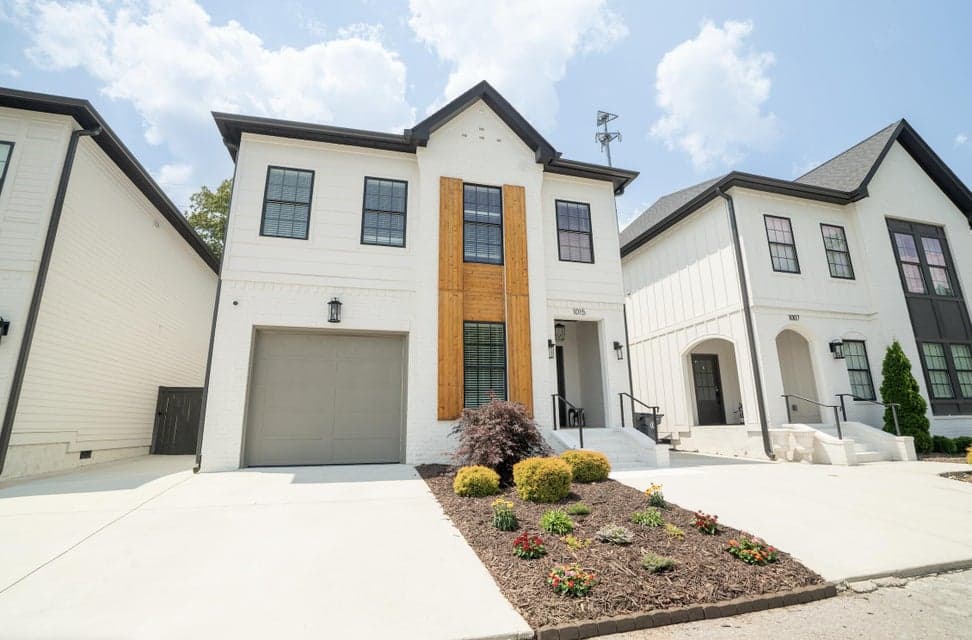Additional photo 2 of 1015 Amelia Court