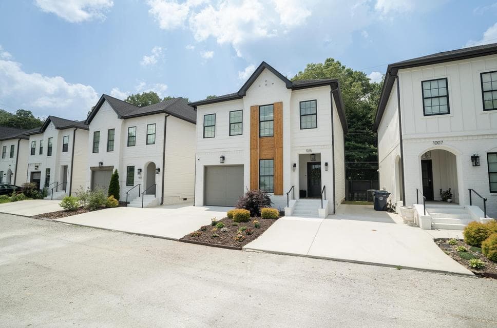 Additional photo 3 of 1015 Amelia Court