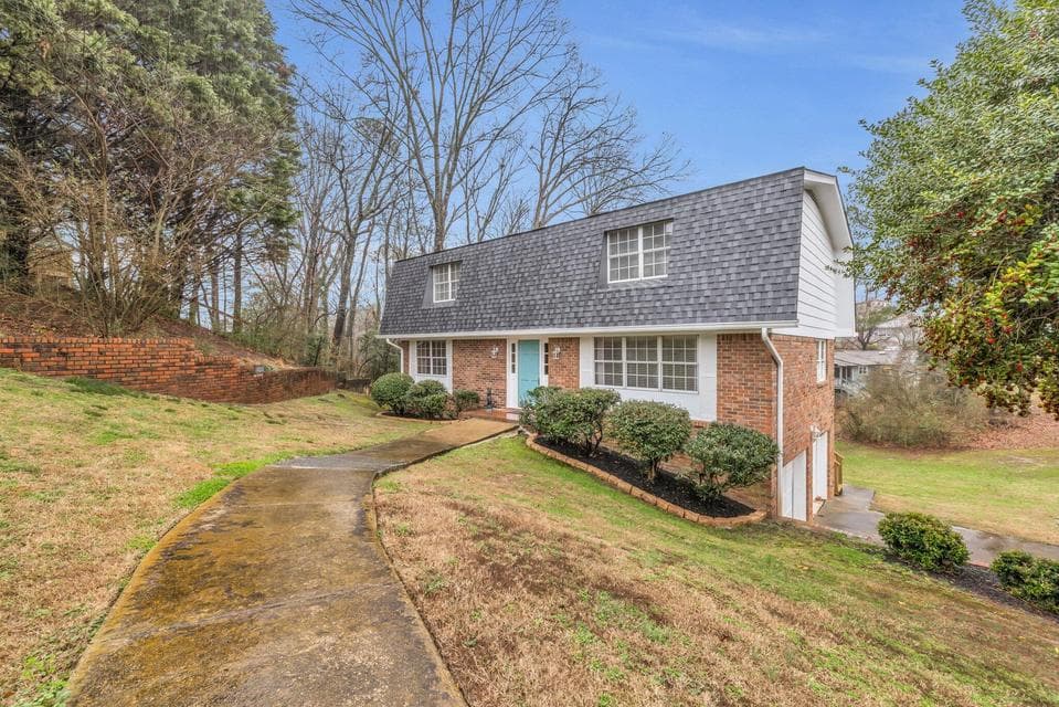 Photo of 1806 Glen Oaks Terrace
