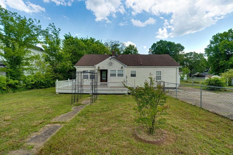 Photo of 1304 Mcbrien Road