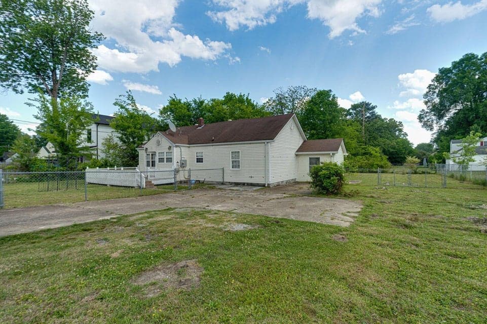 Additional photo 2 of 1304 Mcbrien Road