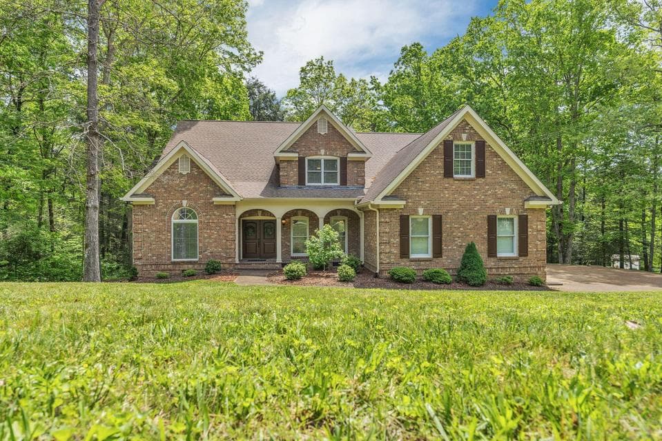 Photo of 308 Creekshire Drive