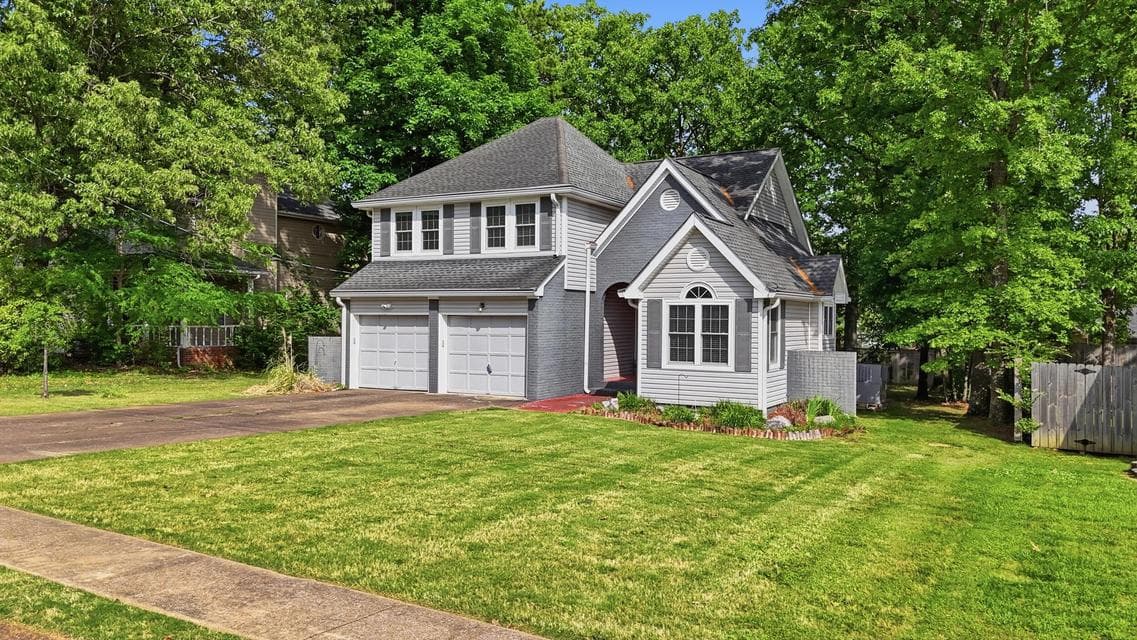 Photo of 2418 Charleston Square