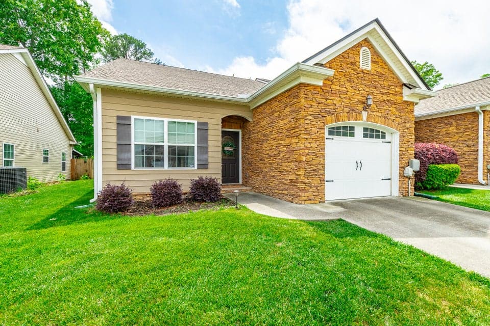 Photo of 7548 Magnolia Leaf Lane