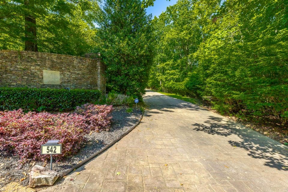 Additional photo 2 of 542 Turnberry Lane