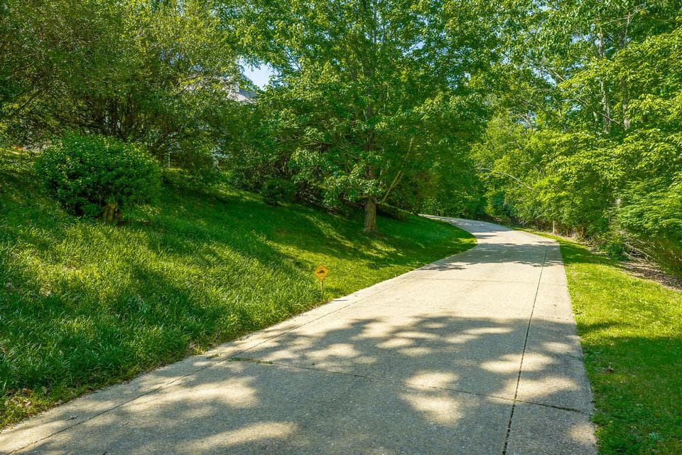 Additional photo 3 of 542 Turnberry Lane