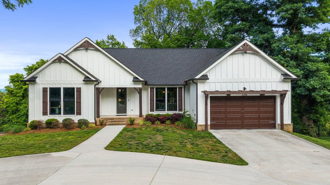 Photo of 6296 Fairview Road