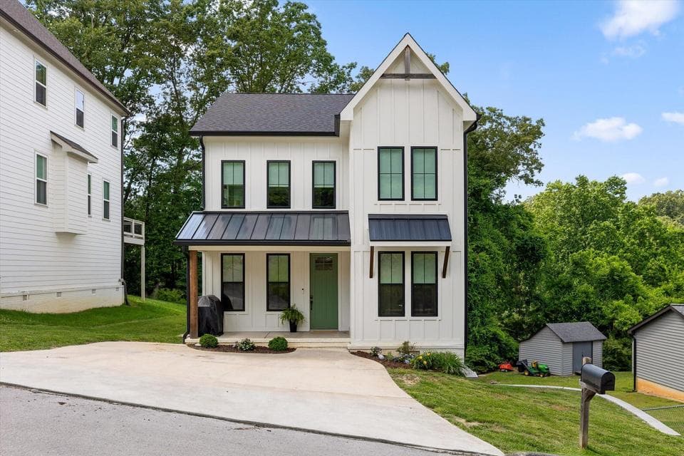 Photo of 499 Ladd Avenue