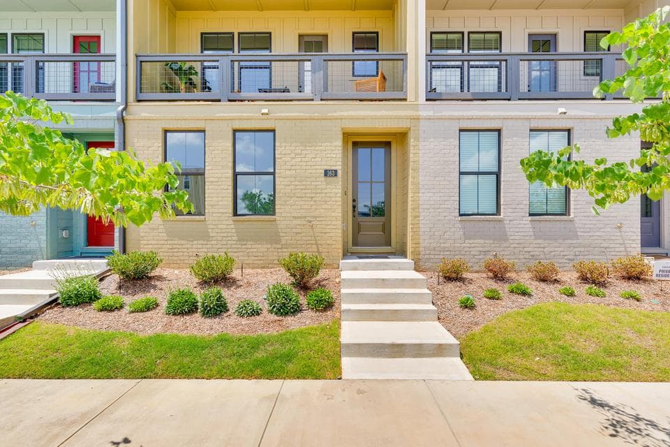 Photo of 163 Peerless Avenue
