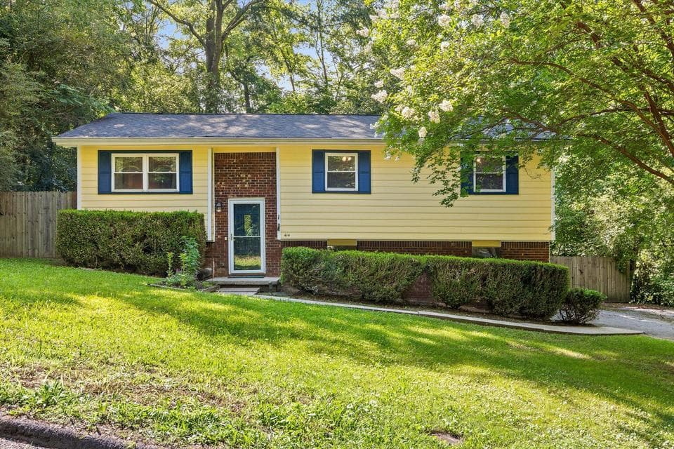 Photo of 414 Northmont Road