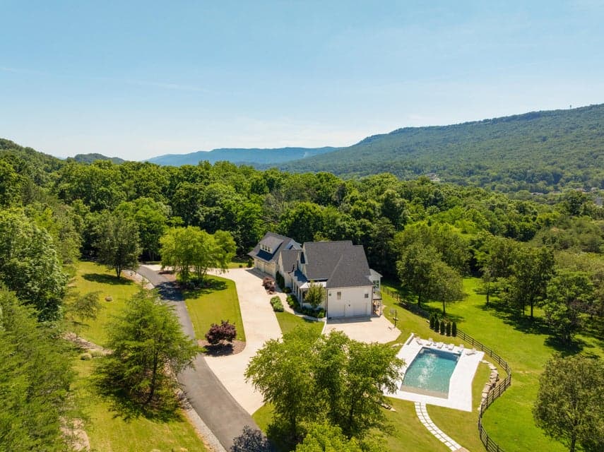 Photo of 527 Reads Lake Road