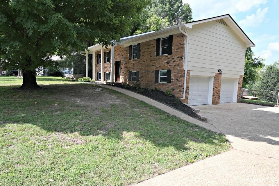 Photo of 1829 Bay Hill Drive