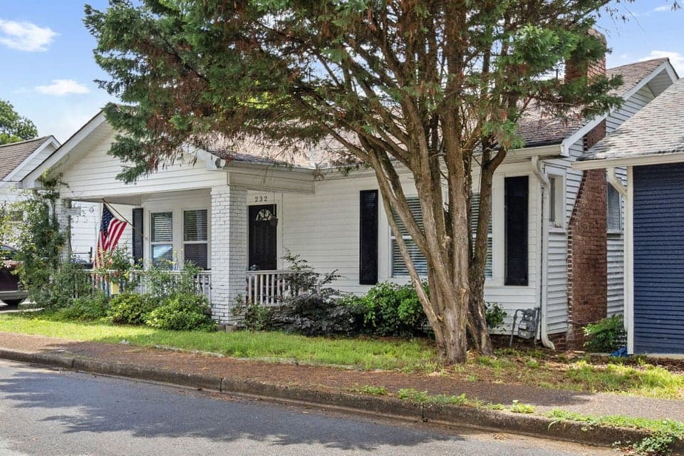 Photo of 232 Jarnigan Avenue