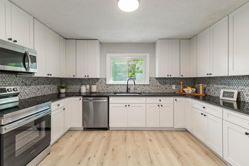 Photo of 208 Flora Circle