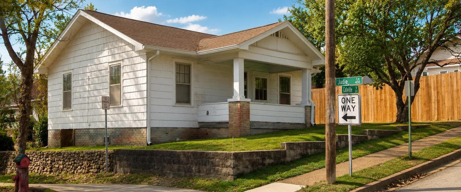 Photo of 604 Colville Street
