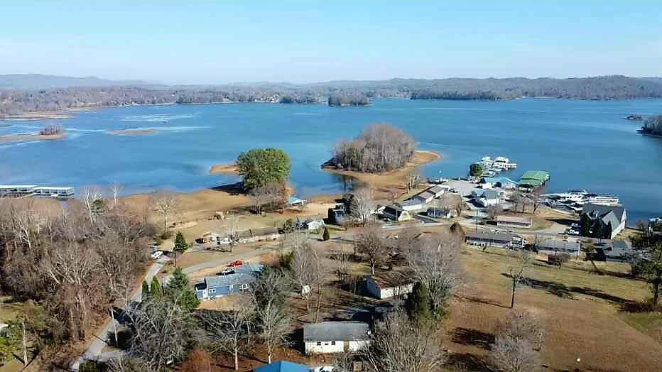 Photo of 206 Lakeshire Drive