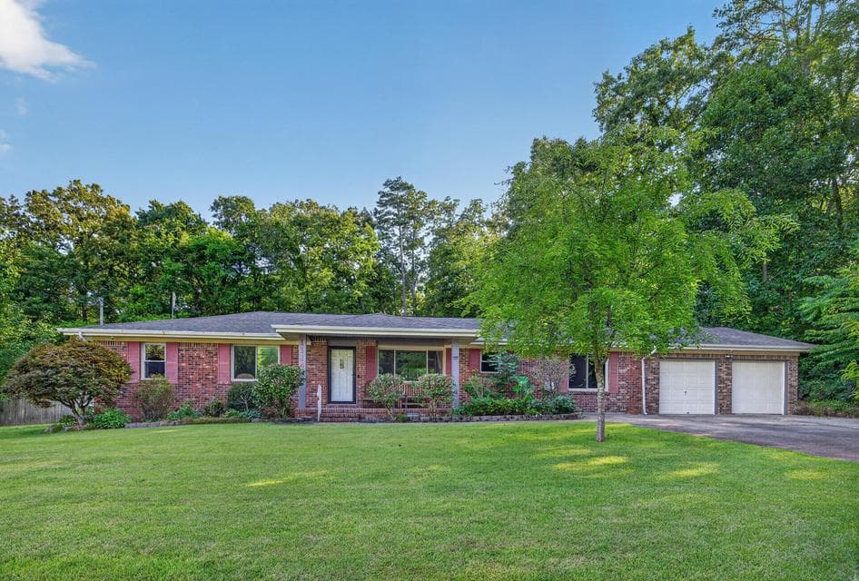 Photo of 1114 Central Drive