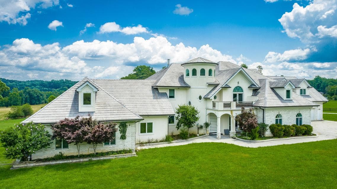 Photo of 3800 University Drive