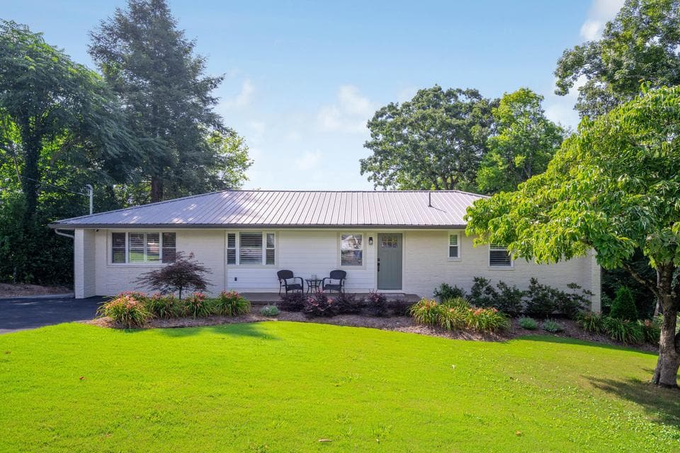 Photo of 3594 Knollwood Hill Drive