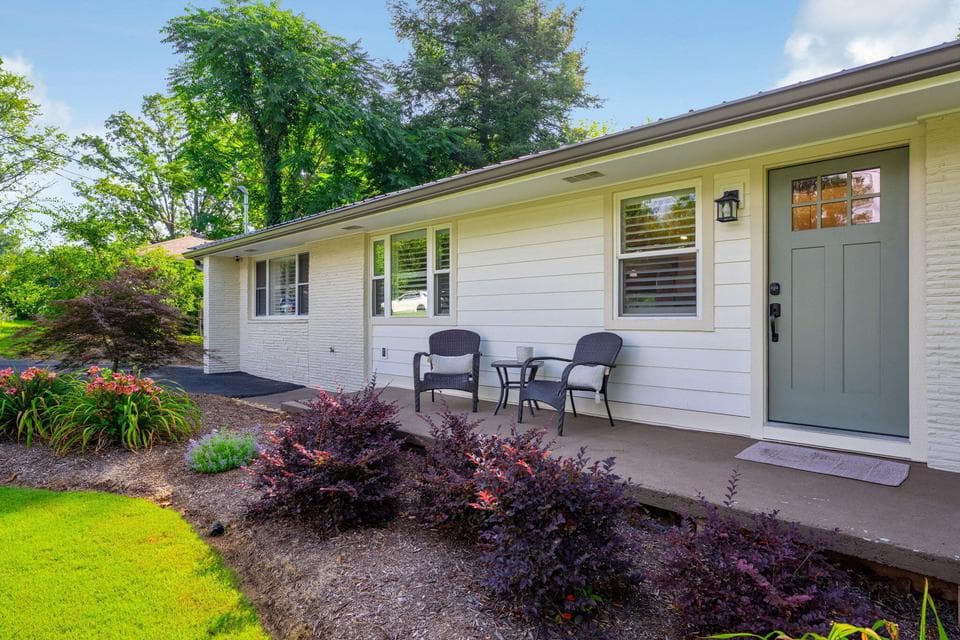 Additional photo 2 of 3594 Knollwood Hill Drive