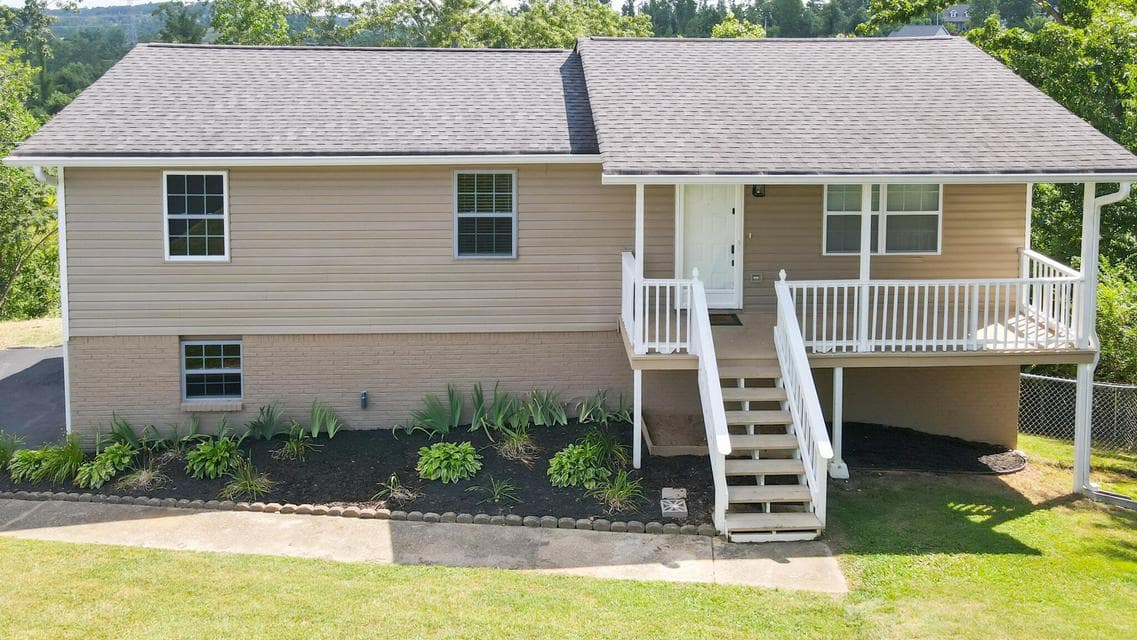 Photo of 4000 Shady Oak Drive