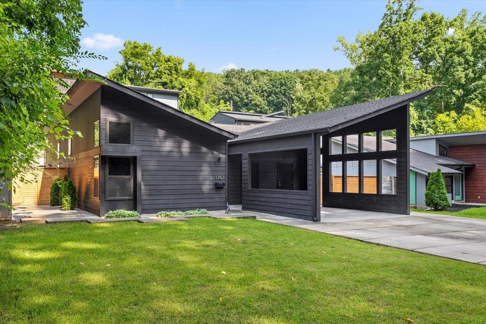 Photo of 1767 White Oak Road