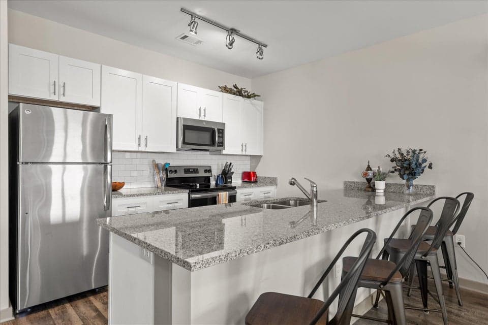 Additional photo 3 of 782 Riverfront Parkway, 210