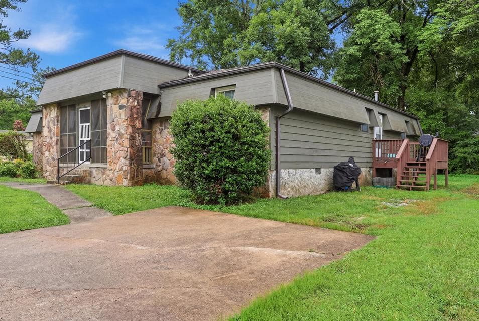 Additional photo 3 of 541 Cedar Glen Circle