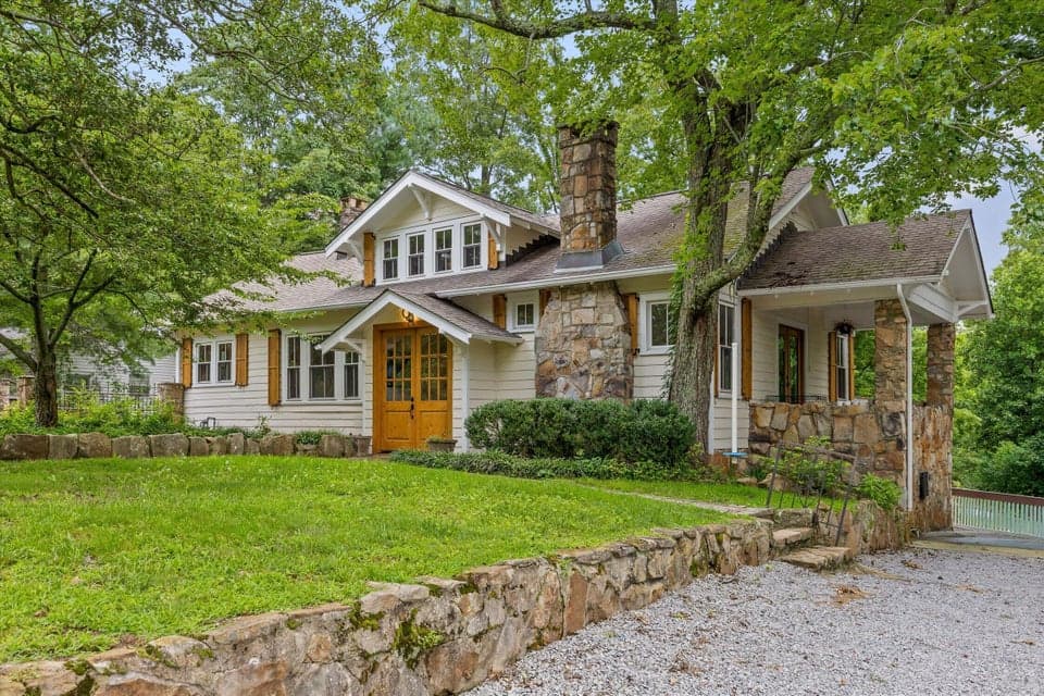 Photo of 117 S Bragg Avenue