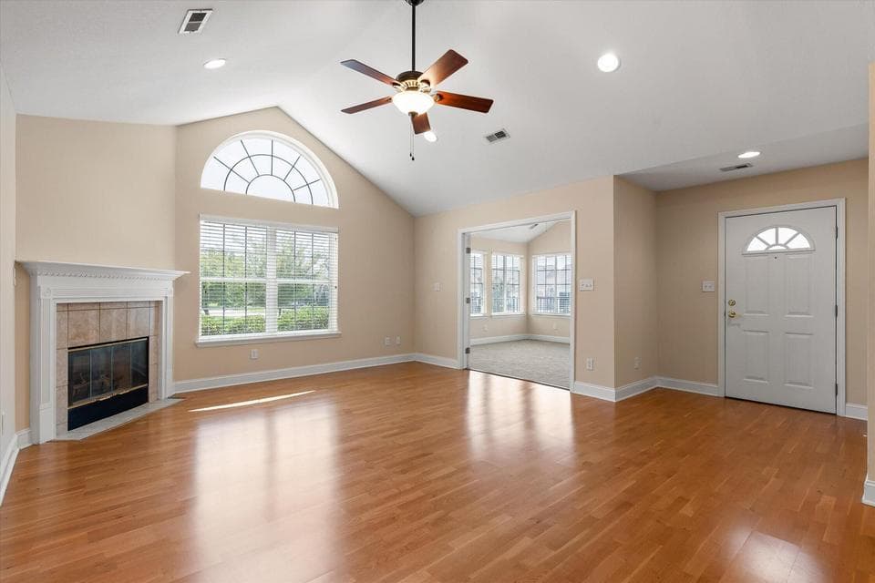 Photo of 2434 Baskette Way