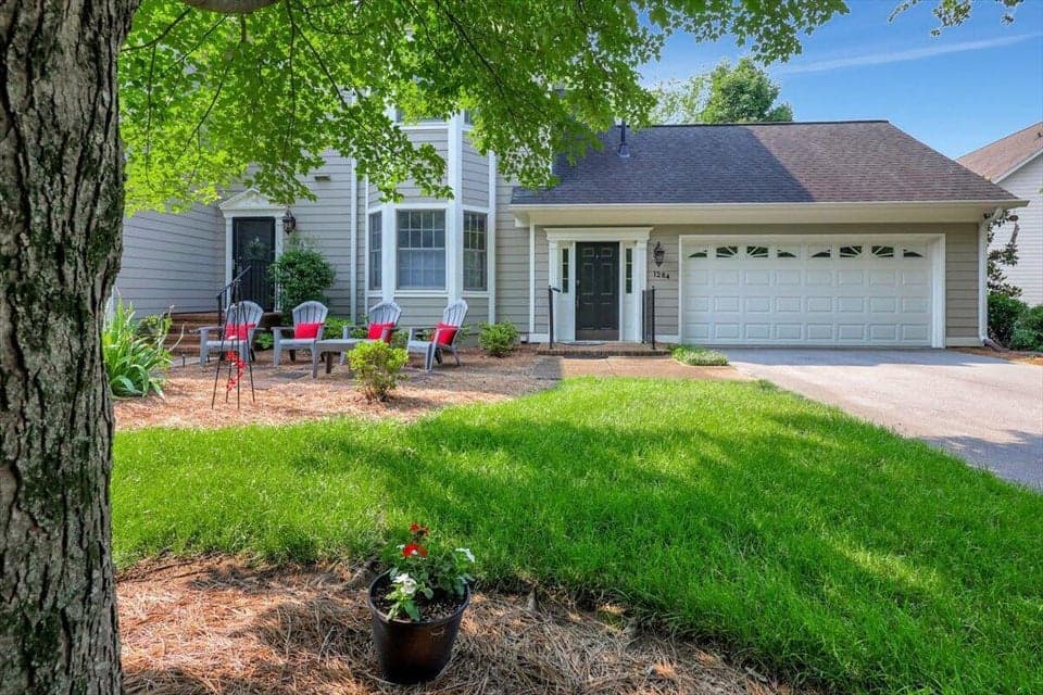 Photo of 1284 Heritage Landing Drive