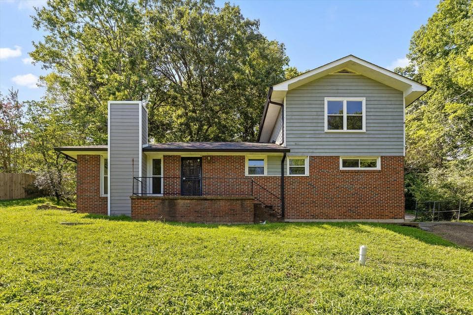 Photo of 409 Lowell Street