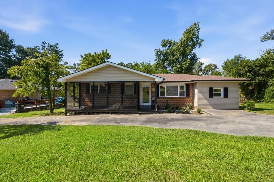 Photo of 8228 Pine Ridge Road