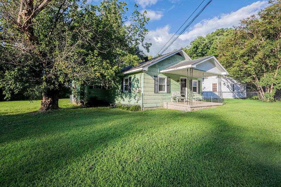 Photo of 5807 Clover Street