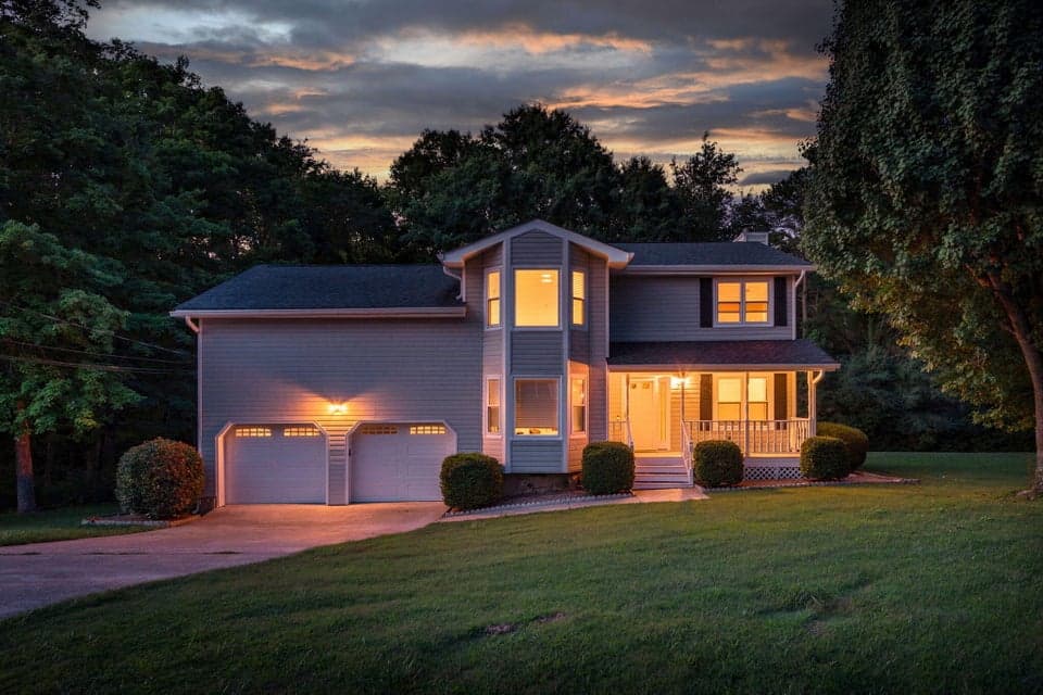 Photo of 5526 Twin Oaks Drive