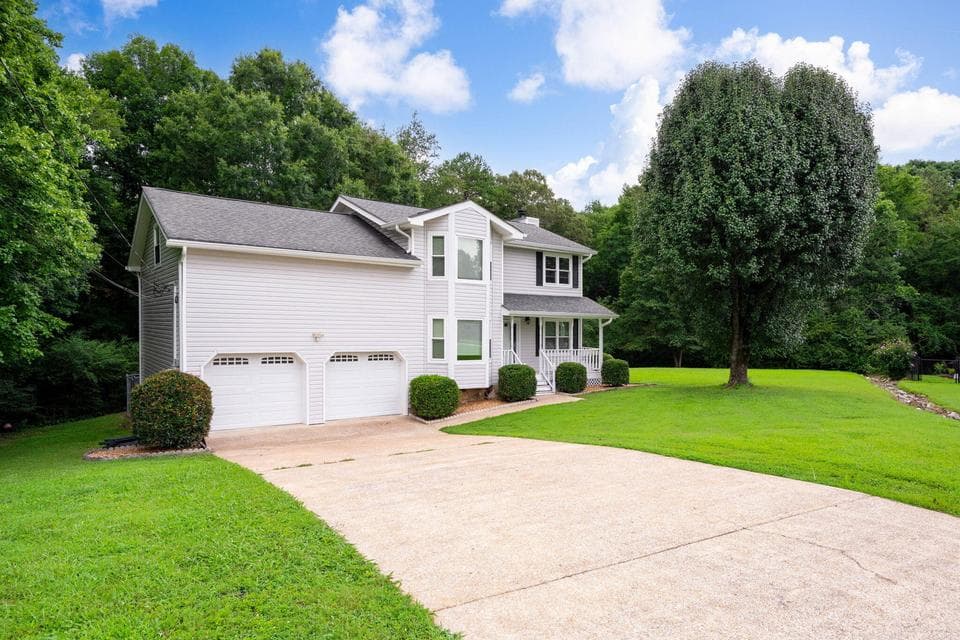 Additional photo 3 of 5526 Twin Oaks Drive