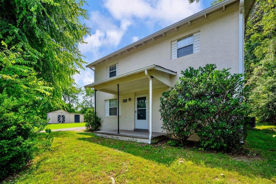 Photo of 424 Hedgewood Drive