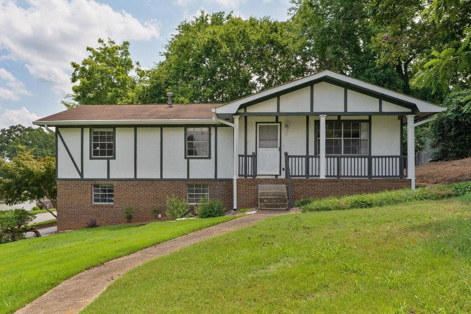Photo of 922 Wesley Drive