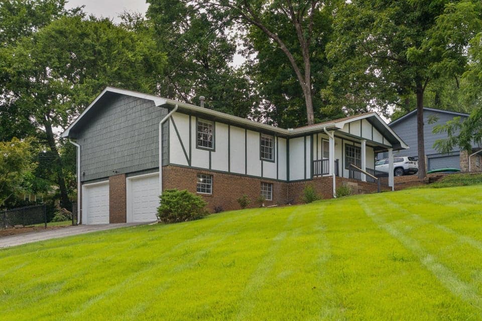 Additional photo 3 of 922 Wesley Drive