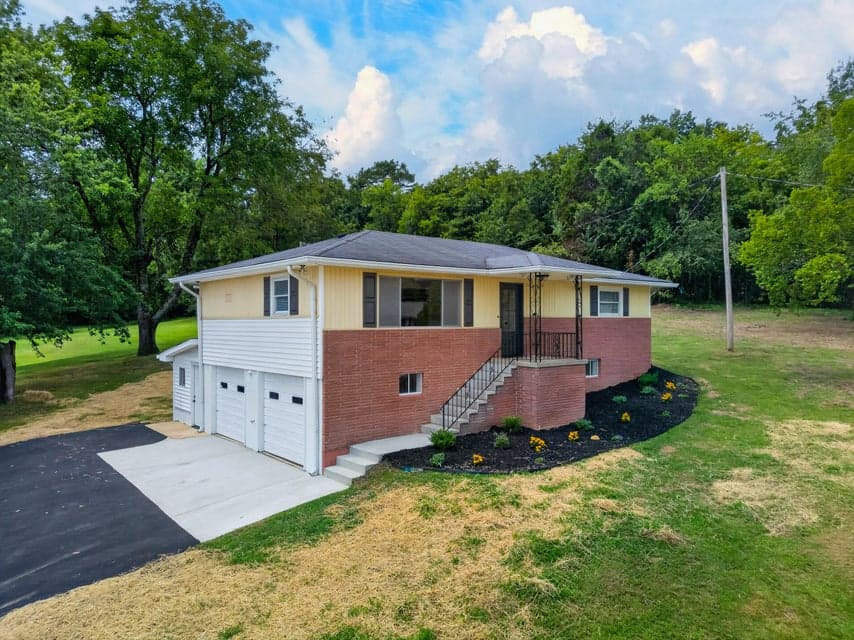 Photo of 3458 Bennett Road