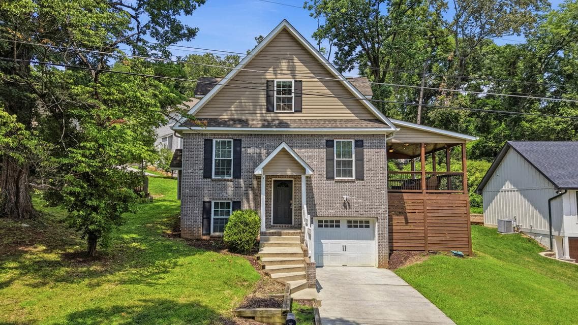 Photo of 323 Pine Ridge Road