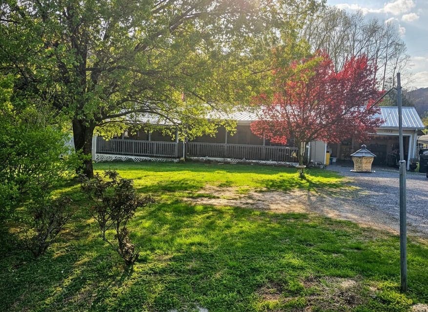 Photo of 1592 Old Stage Road