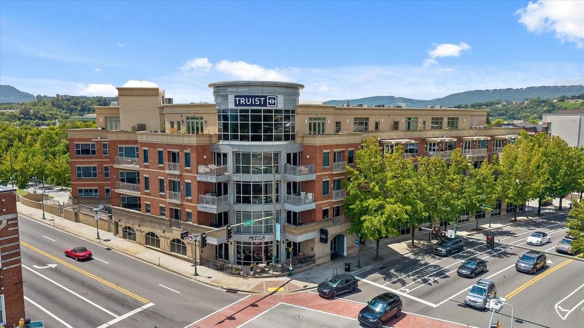 Photo of 4 Cherokee Boulevard, 321