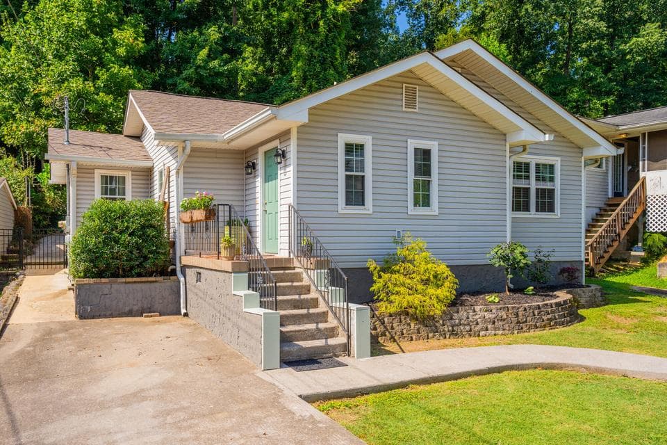 Photo of 920 Dartmouth Street