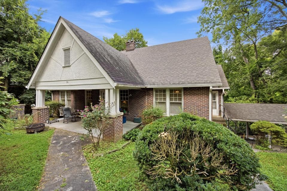 Photo of 706 Mount Vernon Circle