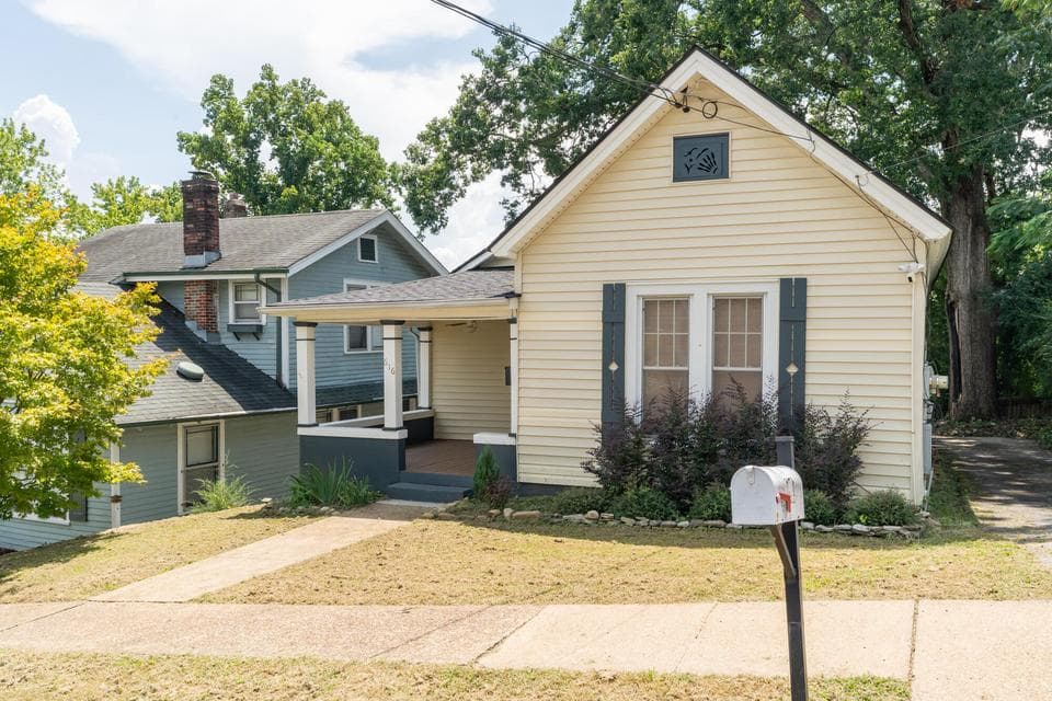 Additional photo 2 of 616 Colville Street