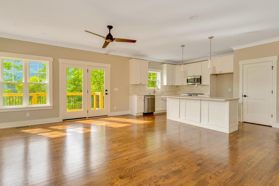 Photo of 613 W View Road