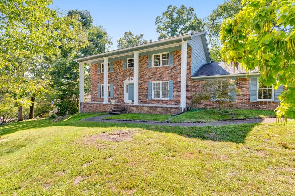 Photo of 5661 Grayshore Lane